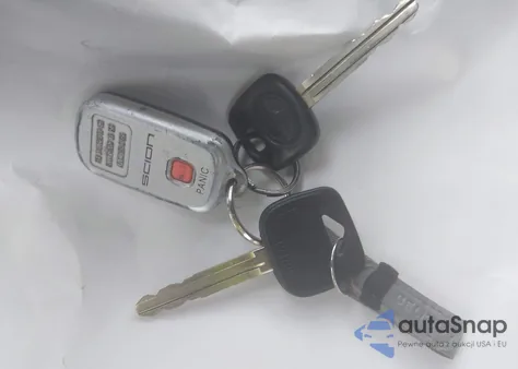 2004 Scion Xa z USA, uszkodzony, nr VIN JTKKT624540071566